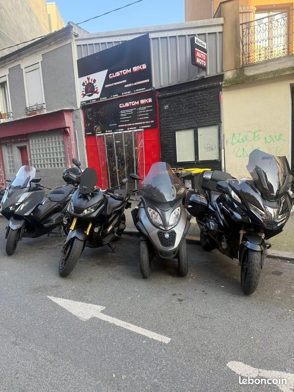 Façade garage scooter Custom Bike Montreuil 93100 avec scooters
