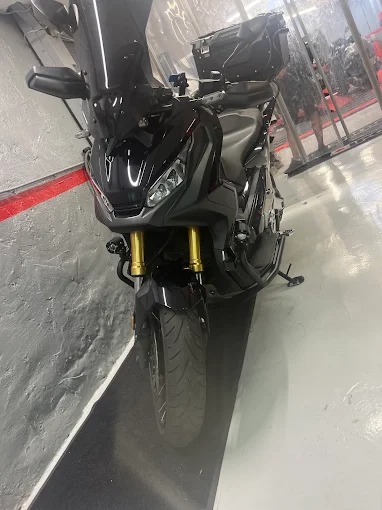 Moto custom fourches dorées - Customisation moto Montreuil 93